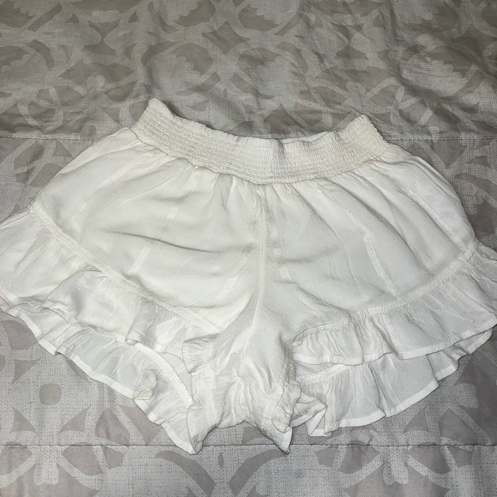 NWT Volcom Coco smocked short